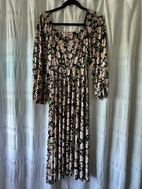 Carly Jean Los Angeles Black Floral Square-Neck Midi Dress